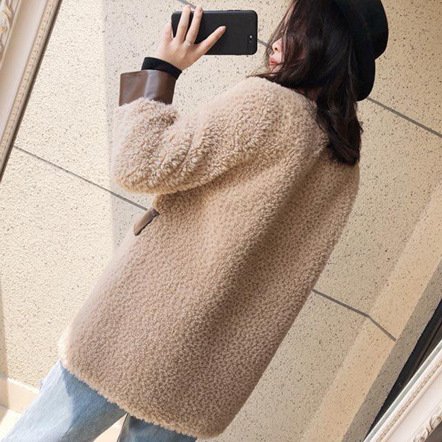 ムートンコート レディース 冬 20代 ファーコート 毛皮コート 革 ドッキング お洒落 キレイめ ロングコート ミディアム丈 30代 テーラード - 画像 (5)